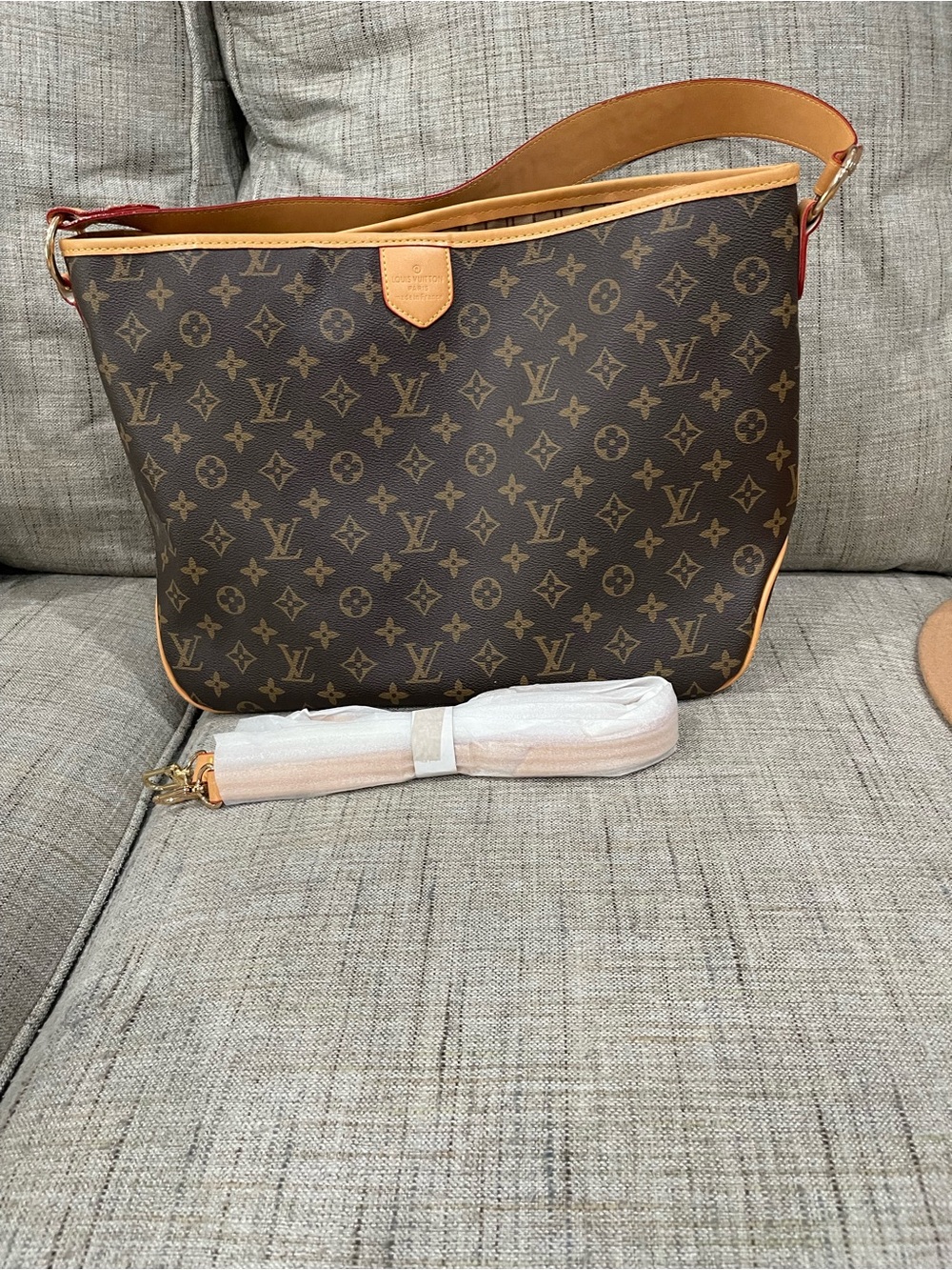 Louis Vuitton knock-off Monogram Canvas Shoulder Bag - Picture 15 of 16